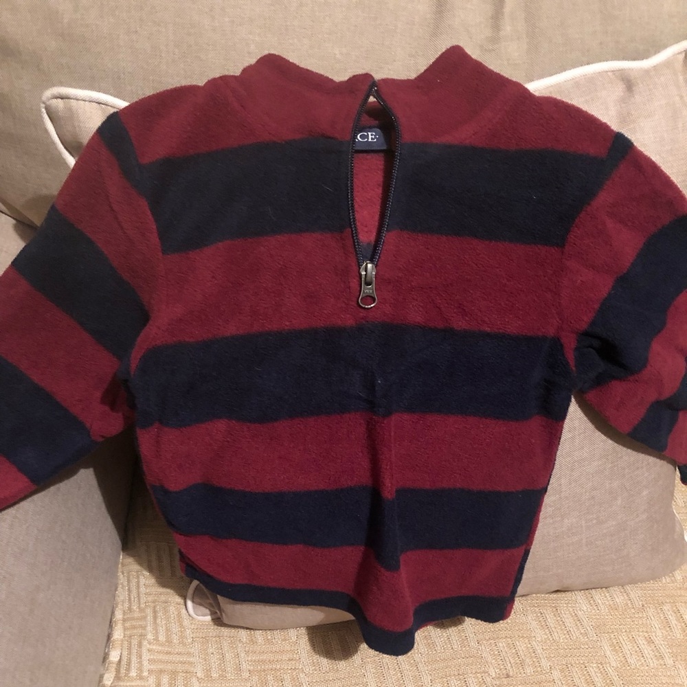 Boys Fleece Pullover. Size XS-4.